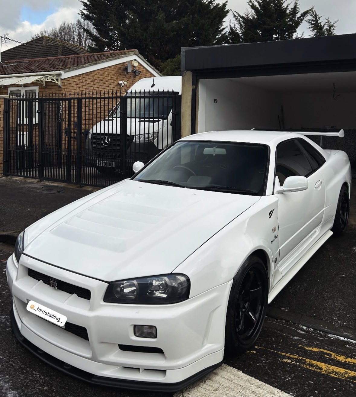 White Nissan Skyline GT-R R34